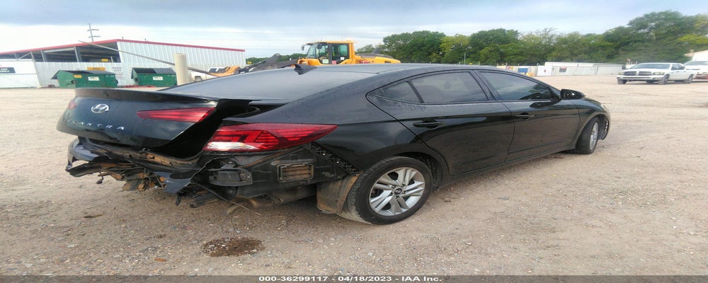 5NPD84LFXLH574338 2017 HYUNDAI ELANTRA photo no. 4