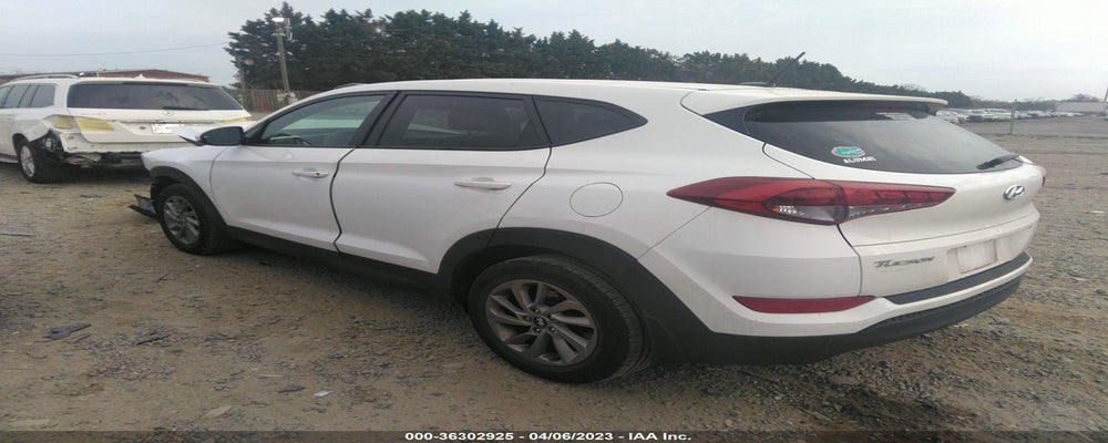 KM8J23A42HU564024 2017 HYUNDAI TUCSON photo no. 3