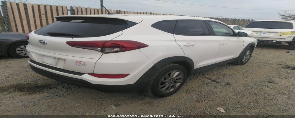 KM8J23A42HU564024 2017 HYUNDAI TUCSON photo no. 4