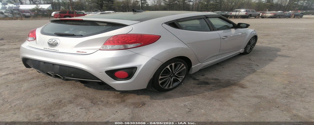 KMHTC6AE4GU300690 2016 HYUNDAI VELOSTER photo no. 4