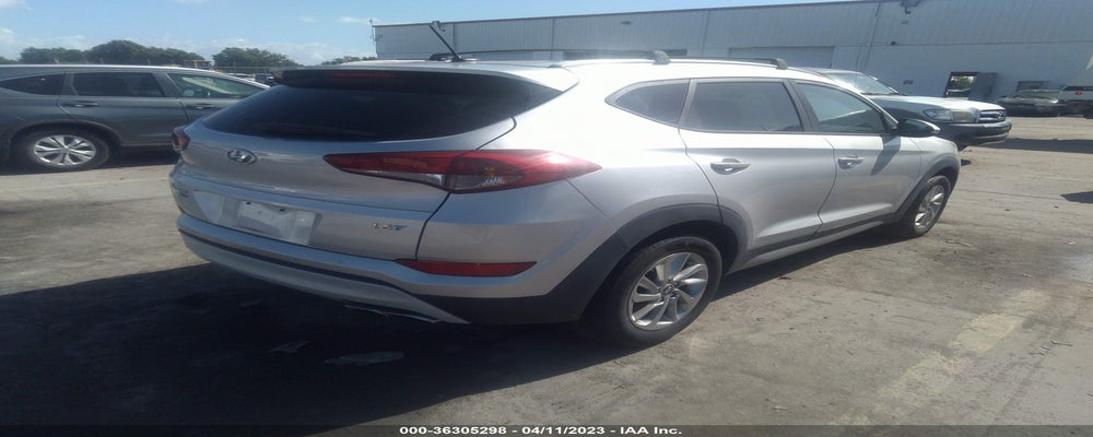 KM8J33A27HU285700 2017 HYUNDAI TUCSON photo no. 4