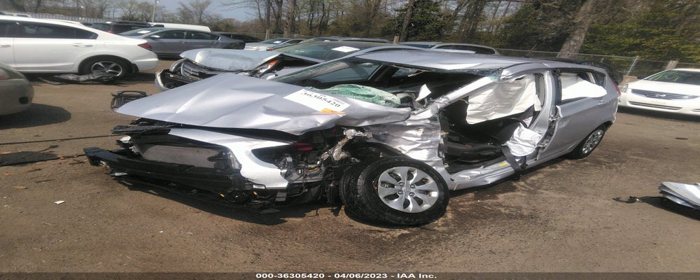 KMHCT5AE0HU341135 2017 HYUNDAI ACCENT photo no. 2