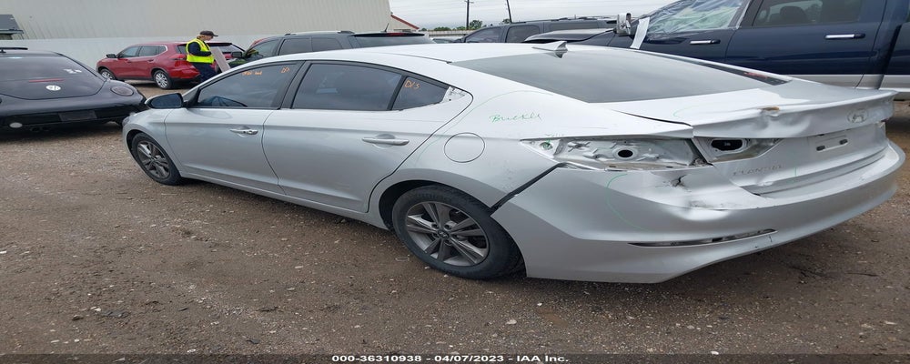 5NPD84LF3JH322041 2018 HYUNDAI ELANTRA photo no. 3