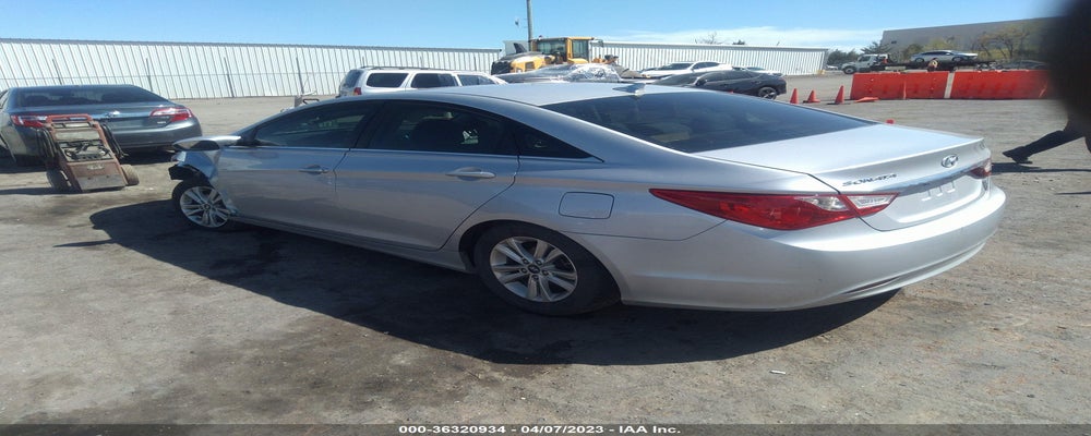 5NPEB4AC3BH227883 2011 HYUNDAI SONATA photo no. 3
