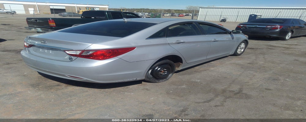 5NPEB4AC3BH227883 2011 HYUNDAI SONATA photo no. 4