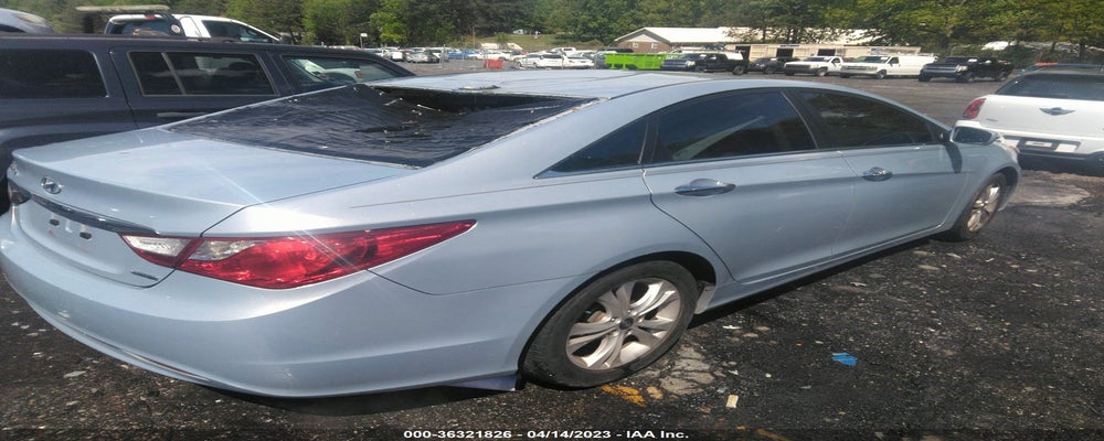 5NPEC4AC1BH148774 2011 HYUNDAI SONATA photo no. 4