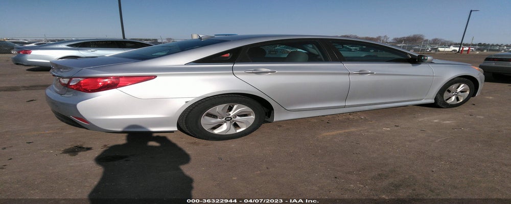 5NPEB4AC1EH826852 2014 HYUNDAI SONATA photo no. 4