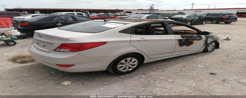 KMHCT4AE4GU028288 2016 HYUNDAI ACCENT photo no. 4