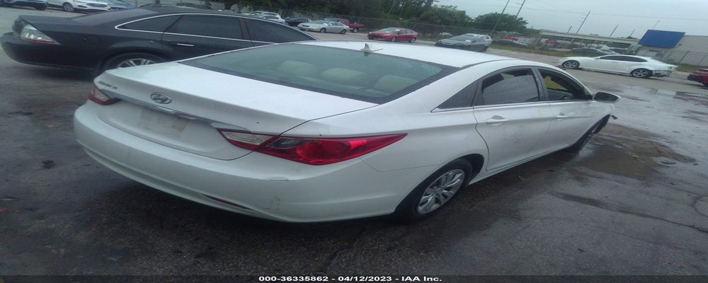 5NPEB4AC8BH041997 2011 HYUNDAI SONATA photo no. 4