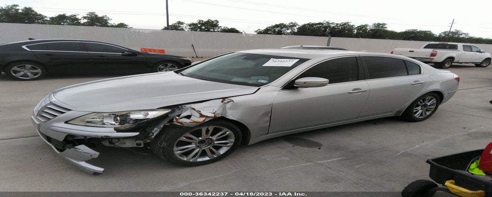 KMHGC4DF5BU127457 2011 HYUNDAI GENESIS photo no. 2