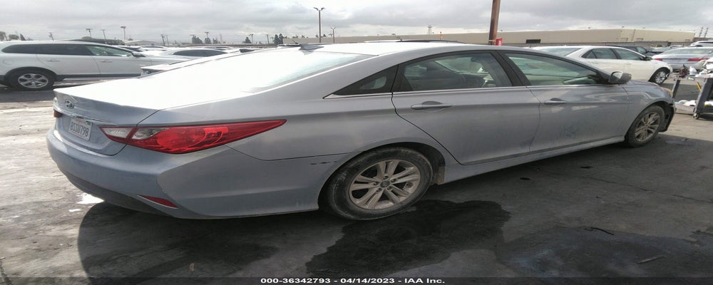 5NPEB4ACXEH917330 2014 HYUNDAI SONATA photo no. 4