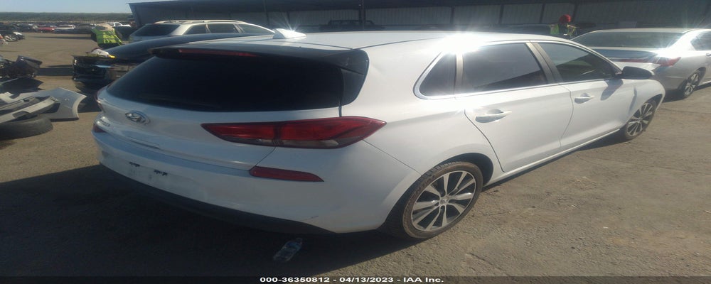 KMHH35LE2KU100011 2019 HYUNDAI ELANTRA GT photo no. 4