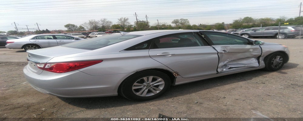 5NPEB4AC8DH803406 2013 HYUNDAI SONATA photo no. 4