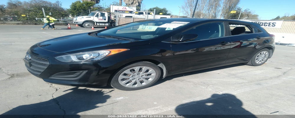 KMHD35LH8HU353853 2017 HYUNDAI ELANTRA GT photo no. 2