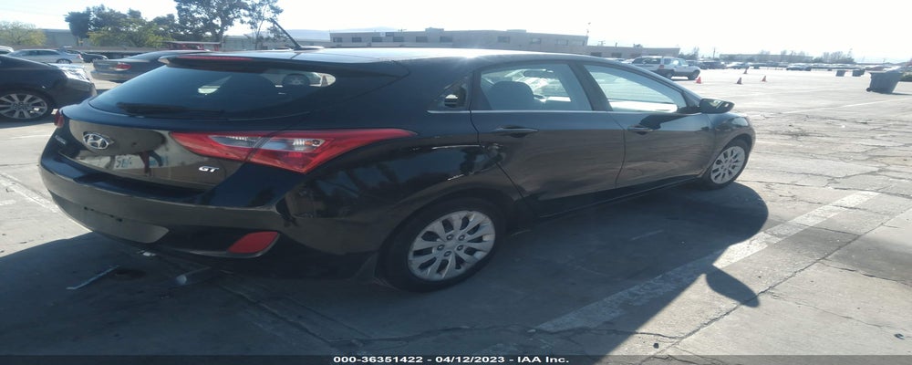KMHD35LH8HU353853 2017 HYUNDAI ELANTRA GT photo no. 4