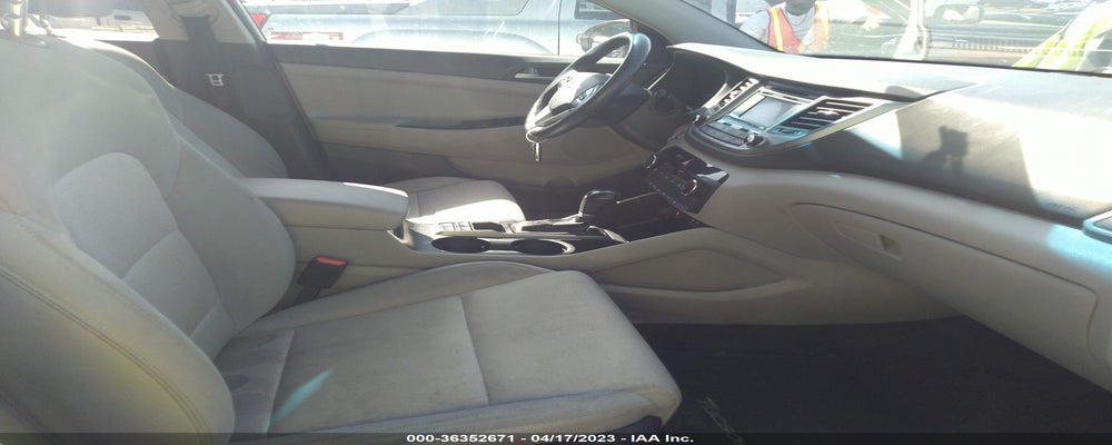 KM8J3CA27HU379429 2017 HYUNDAI TUCSON photo no. 5