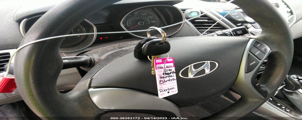5NPDH4AE1GH715880 2016 HYUNDAI ELANTRA photo no. 11