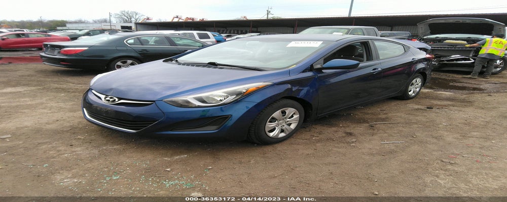 5NPDH4AE1GH715880 2016 HYUNDAI ELANTRA photo no. 2