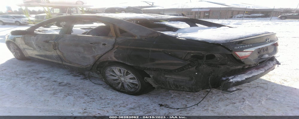 5NPEC4AC5BH142699 2011 HYUNDAI SONATA photo no. 3