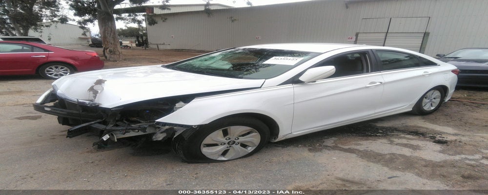 5NPEB4AC3EH824164 2014 HYUNDAI SONATA photo no. 2