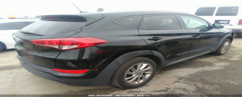 KM8J33A48HU276084 2017 HYUNDAI TUCSON photo no. 4