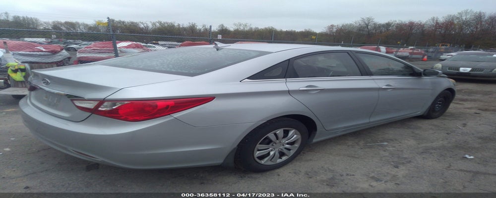 5NPEB4AC4BH191539 2011 HYUNDAI SONATA photo no. 4