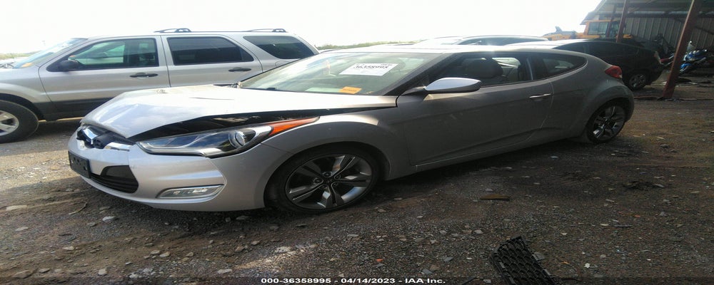 KMHTC6AD8CU066846 2012 HYUNDAI VELOSTER photo no. 2