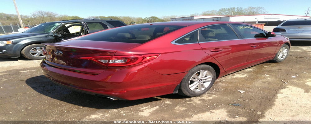 5NPE24AF8FH226390 2015 HYUNDAI SONATA photo no. 4