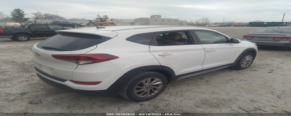 KM8J33A4XHU394489 2017 HYUNDAI TUCSON photo no. 4