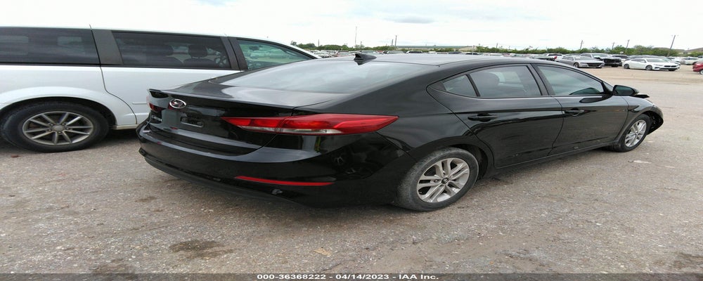 KMHD84LFXHU156256 2017 HYUNDAI ELANTRA photo no. 4
