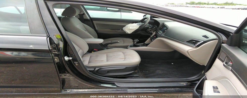 KMHD84LFXHU156256 2017 HYUNDAI ELANTRA photo no. 5
