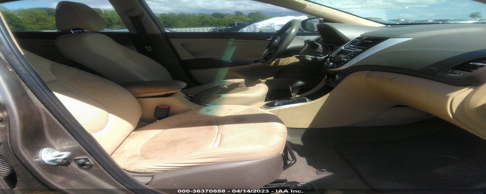 KMHCU4AE8DU581552 2013 HYUNDAI ACCENT photo no. 5