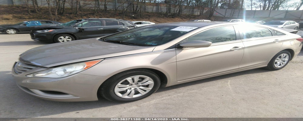 5NPEB4AC4BH189130 2011 HYUNDAI SONATA photo no. 2
