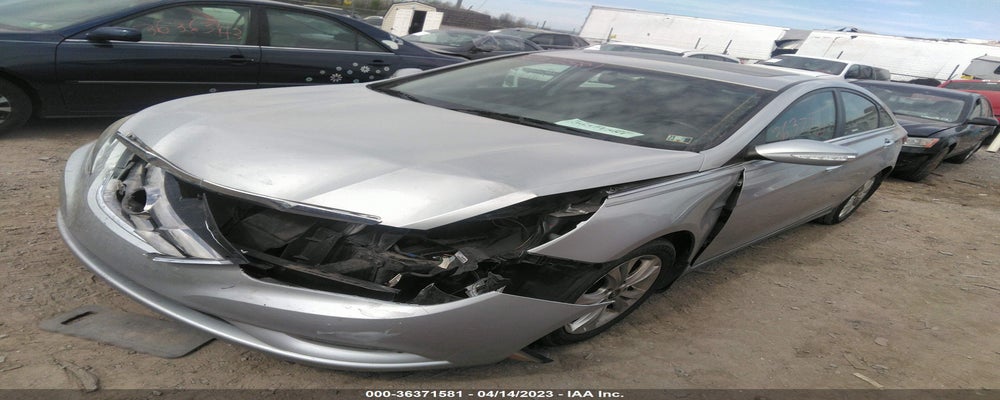 5NPEC4AC6BH146938 2011 HYUNDAI SONATA photo no. 2