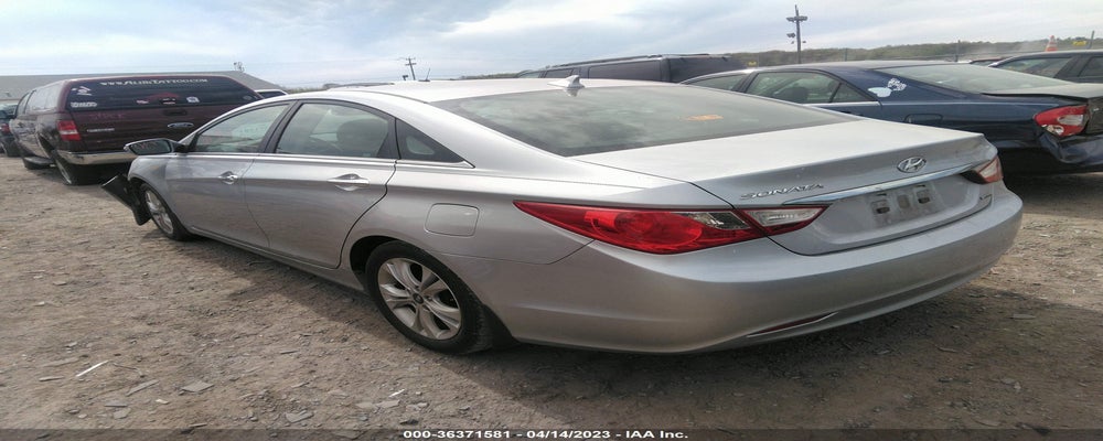 5NPEC4AC6BH146938 2011 HYUNDAI SONATA photo no. 3