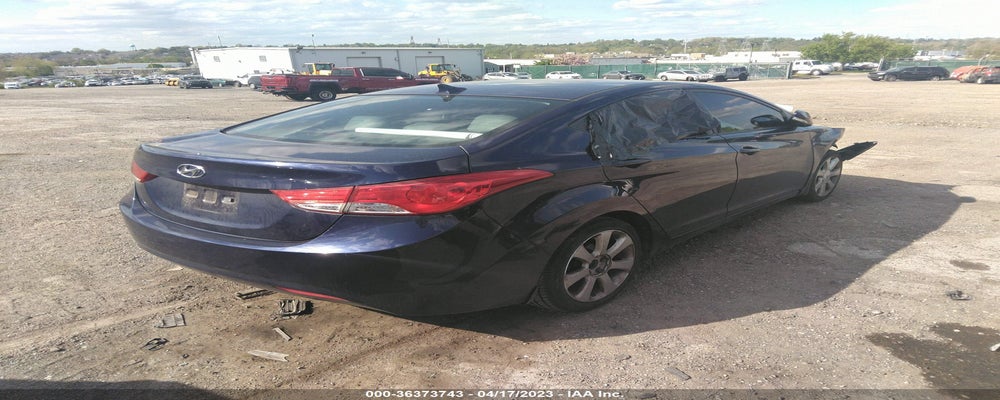 5NPDH4AE8DH332787 2013 HYUNDAI ELANTRA photo no. 4