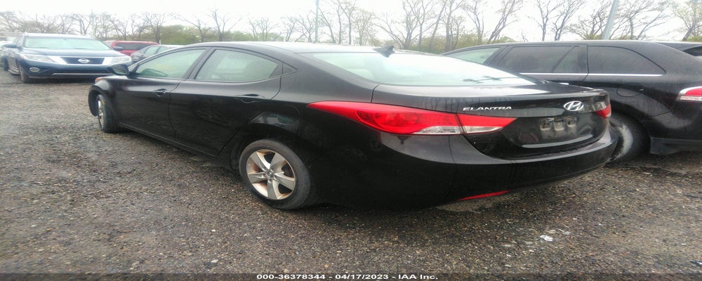 KMHDH4AE3DU864028 2013 HYUNDAI ELANTRA photo no. 3