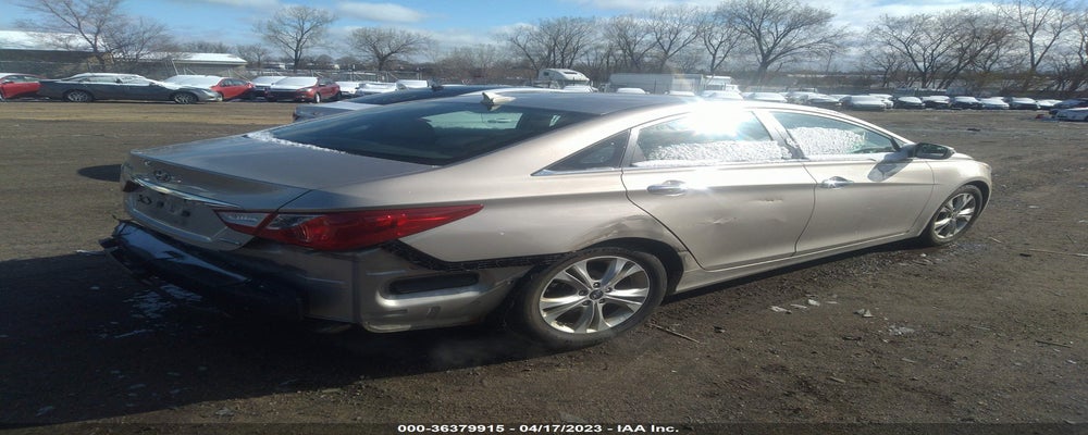 5NPEC4AC2BH095714 2011 HYUNDAI SONATA photo no. 4
