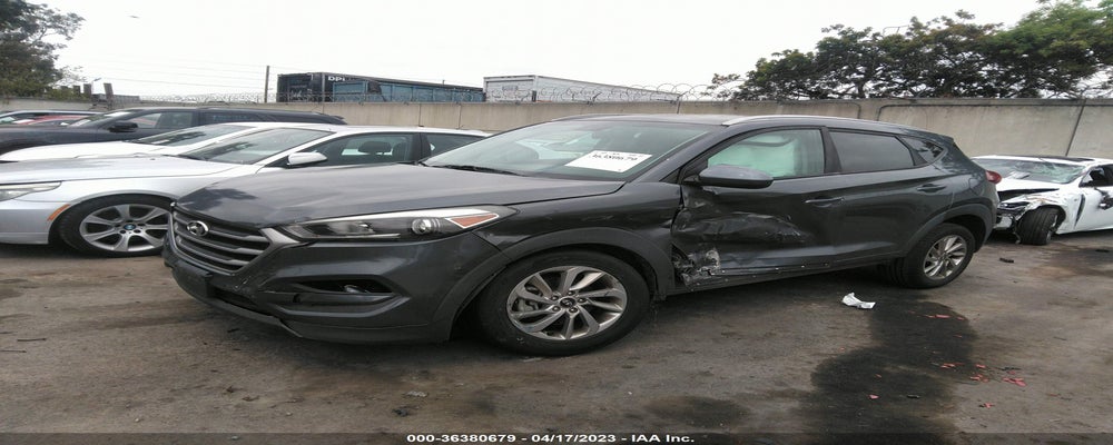 KM8J33A43JU672557 2018 HYUNDAI TUCSON photo no. 2