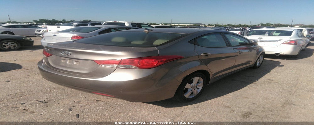 5NPDH4AEXDH183072 2013 HYUNDAI ELANTRA photo no. 4