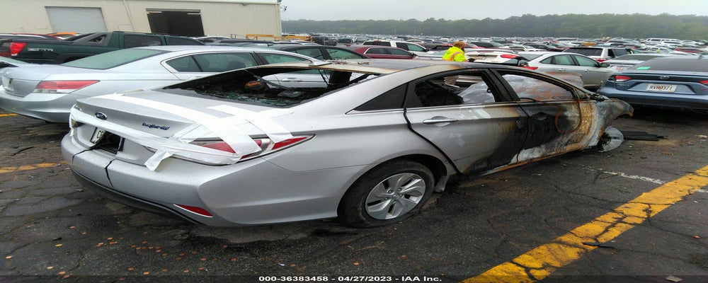 KMHEC4A41FA137212 2015 HYUNDAI SONATA HYBRID photo no. 4