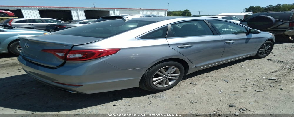 5NPE24AF2FH000832 2015 HYUNDAI SONATA photo no. 4