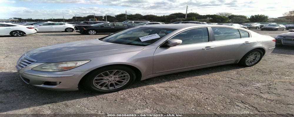 KMHGC4DE0BU140852 2011 HYUNDAI GENESIS photo no. 2
