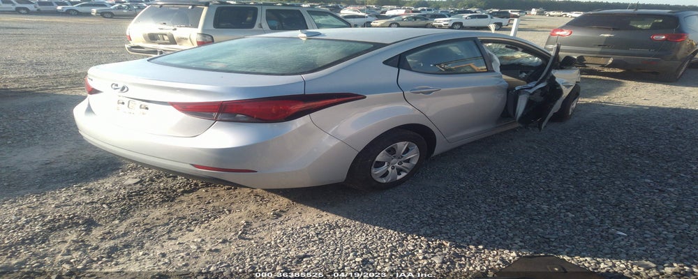 5NPDH4AE4GH737548 2016 HYUNDAI ELANTRA photo no. 4