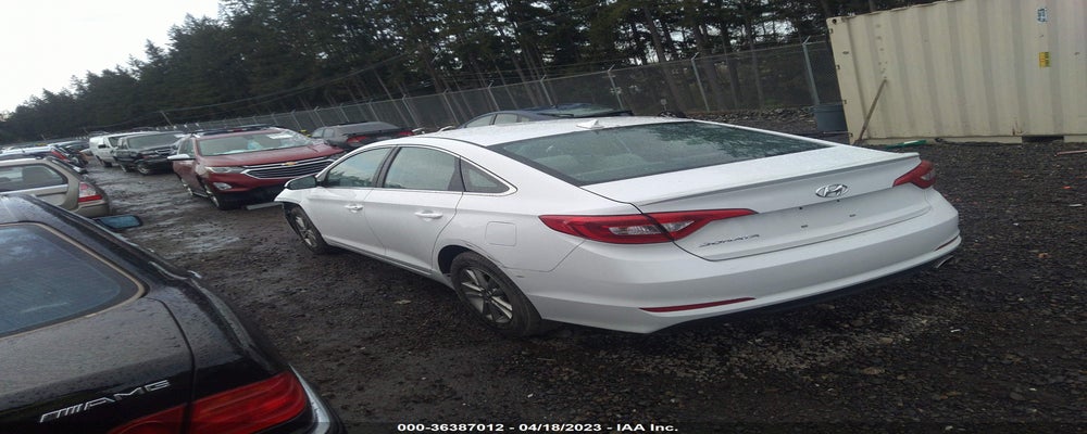 5NPE24AF9FH039871 2015 HYUNDAI SONATA photo no. 3