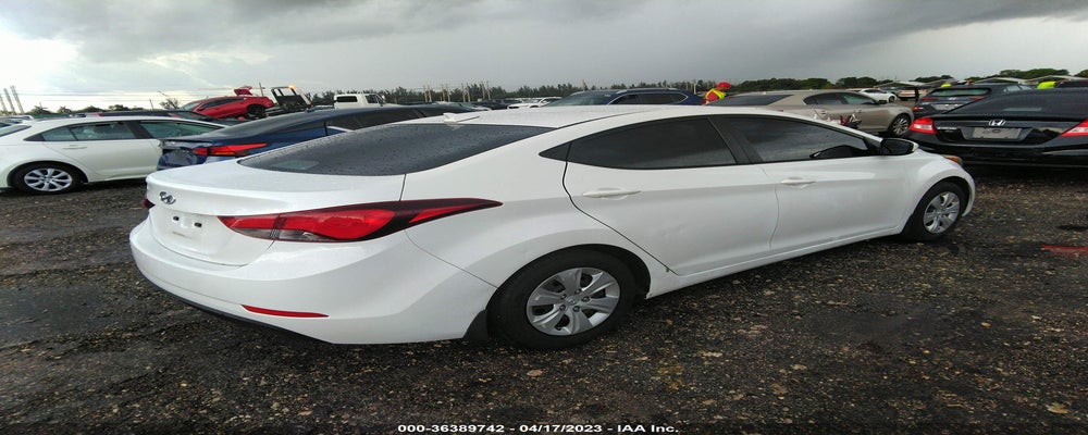 5NPDH4AE2GH672800 2016 HYUNDAI ELANTRA photo no. 4