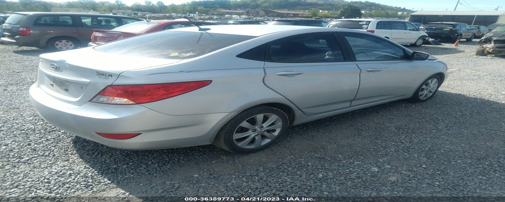 KMHCU4AE8DU283650 2013 HYUNDAI ACCENT photo no. 4