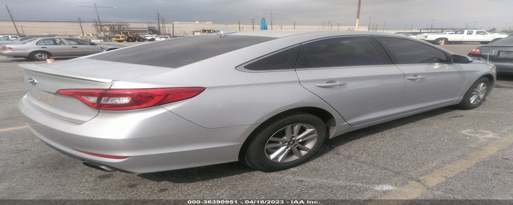 5NPE24AF5FH033212 2015 HYUNDAI SONATA photo no. 4