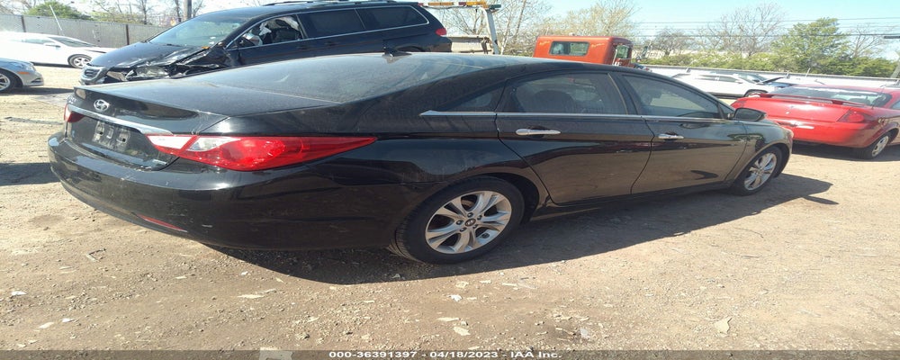 5NPEC4AC8BH001237 2011 HYUNDAI SONATA photo no. 4