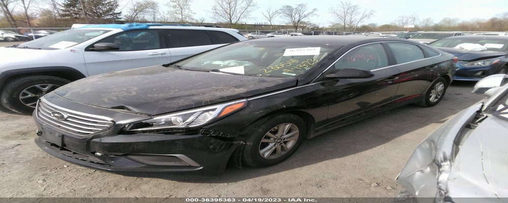 5NPE24AF1HH555662 2017 HYUNDAI SONATA photo no. 2